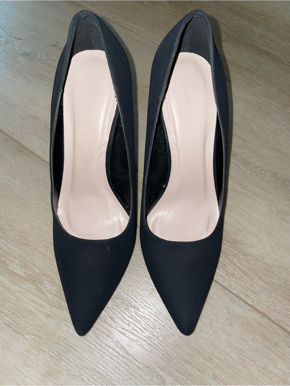 Black Pointed Toe Women's Pumps
